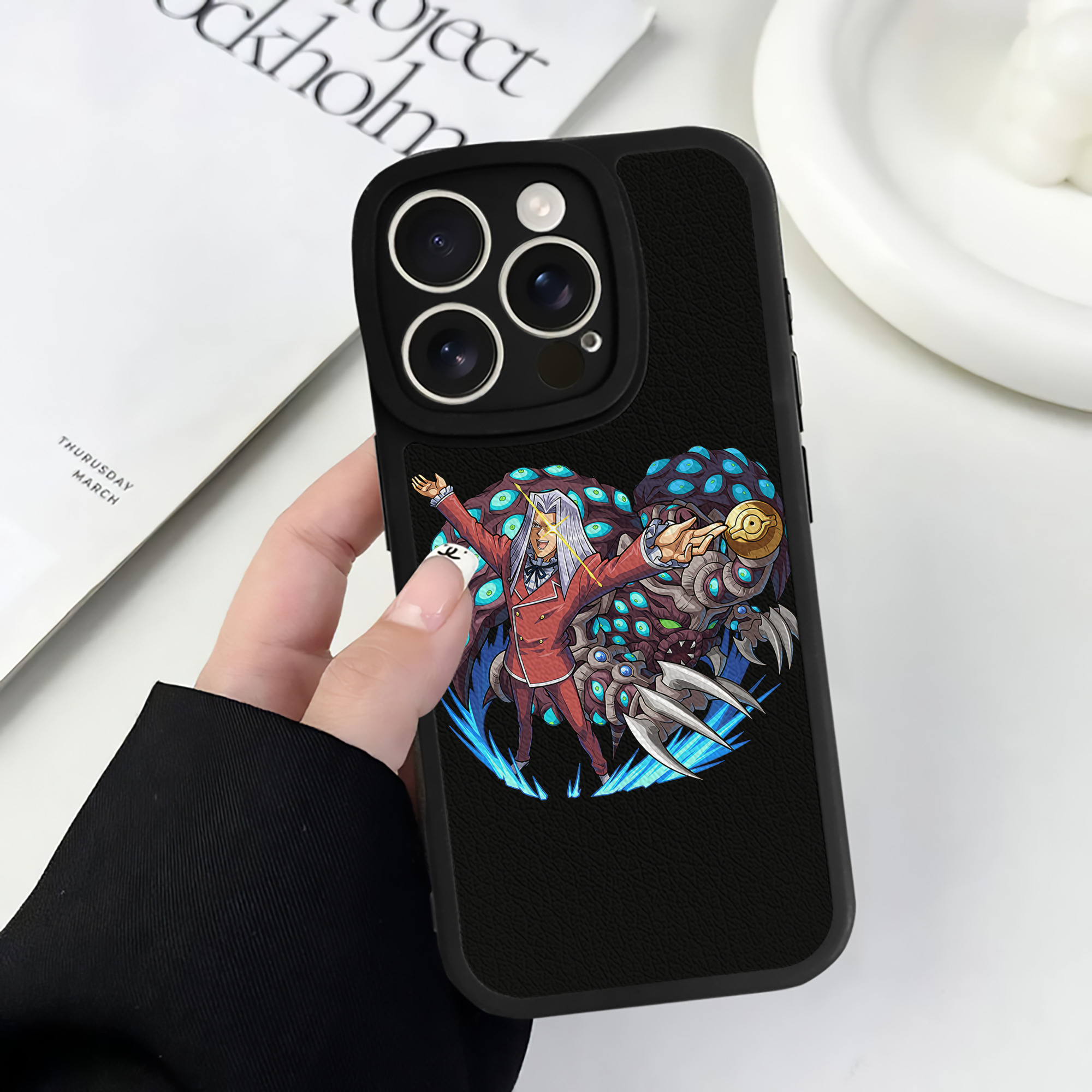 （画像用） 遊☆戯☆王 Yu-Gi-Oh! 【iPhone 16シリーズ対応】シリコンスマホケース（レザー調） 材質：シリコン